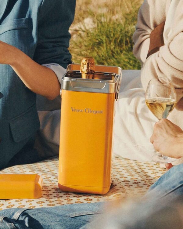 VEUVE CLICQUOT FRIDGE YELLOW BRUT